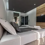 Villa Crowonder Travera 2 With Heated Swimming Pool - Crowonder Luxury Rent
