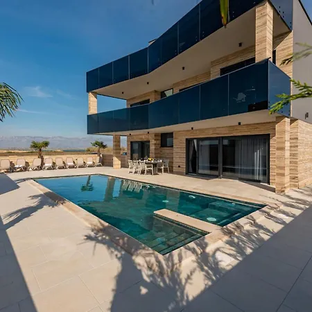 Crowonder Travera 2 With Heated Swimming Pool - Crowonder Luxury Rent וילה *