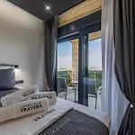 Crowonder Travera 2 With Heated Swimming Pool - Crowonder Luxury Rent Villa Privlaka (Zadar)