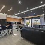 Crowonder Travera 2 With Heated Swimming Pool - Crowonder Luxury Rent