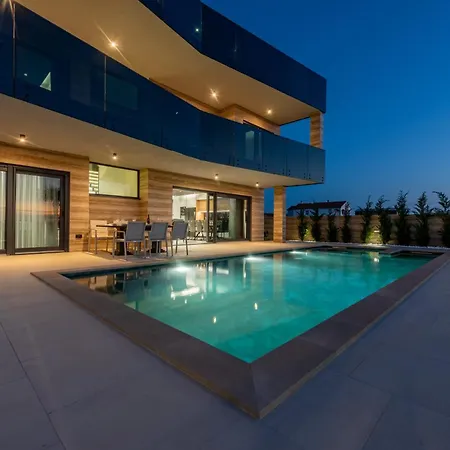 Crowonder Travera 2 With Heated Swimming Pool - Crowonder Luxury Rent Villa Privlaka (Zadar)