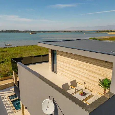 Villa Crowonder Travera 2 With Heated Swimming Pool - Crowonder Luxury Rent