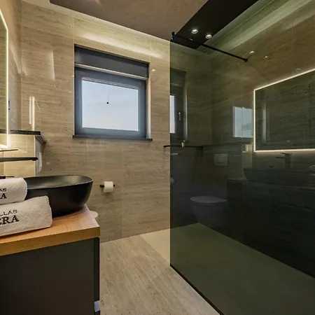 Crowonder Travera 2 With Heated Swimming Pool - Crowonder Luxury Rent * Privlaka (Zadar)