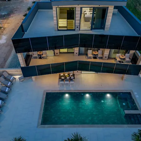 Crowonder Travera 2 With Heated Swimming Pool - Crowonder Luxury Rent