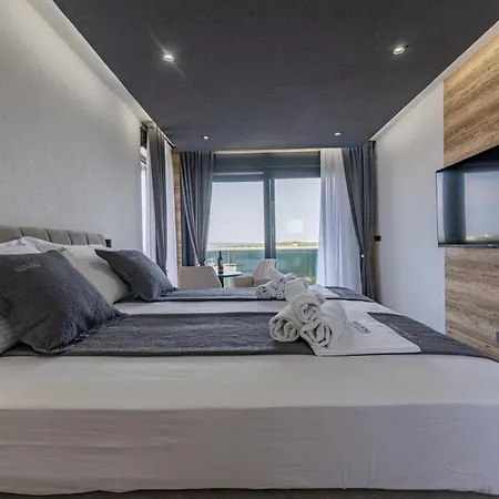 Villa Crowonder Travera 2 With Heated Swimming Pool - Crowonder Luxury Rent Privlaka (Zadar)