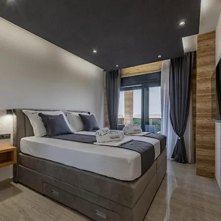 Crowonder Travera 2 With Heated Swimming Pool - Crowonder Luxury Rent Privlaka (Zadar)
