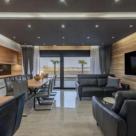Villa Crowonder Travera 2 With Heated Swimming Pool - Crowonder Luxury Rent Privlaka (Zadar)