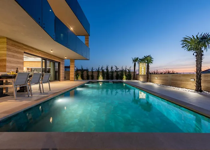 Вилла Crowonder Travera 2 With Heated Swimming Pool - Crowonder Luxury Rent Привлака