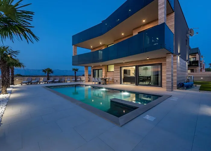 Crowonder Travera 2 With Heated Swimming Pool - Crowonder Luxury Rent *
